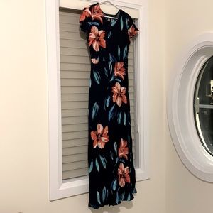 NWT Forever 21 Floral Maxi Dress